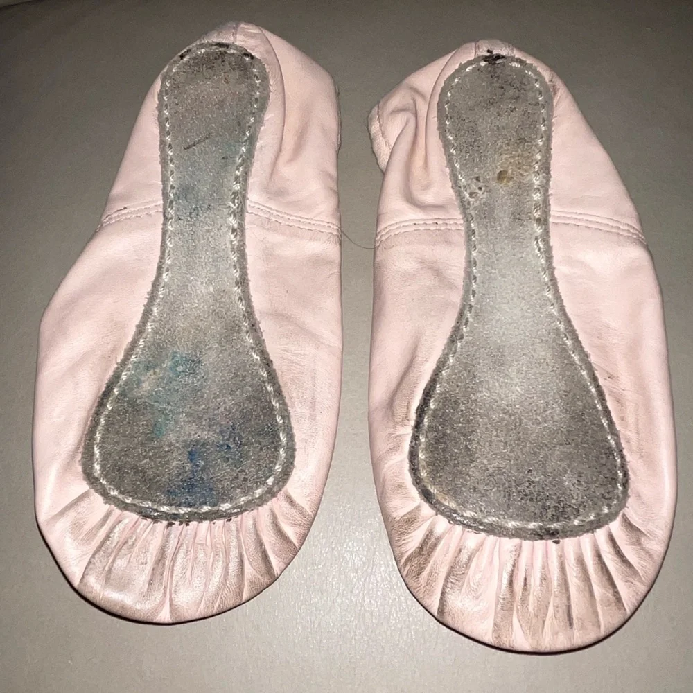 🩰 Capezio 205C Daisy Pink Leather Ballet Slippers - Size 11.5 M